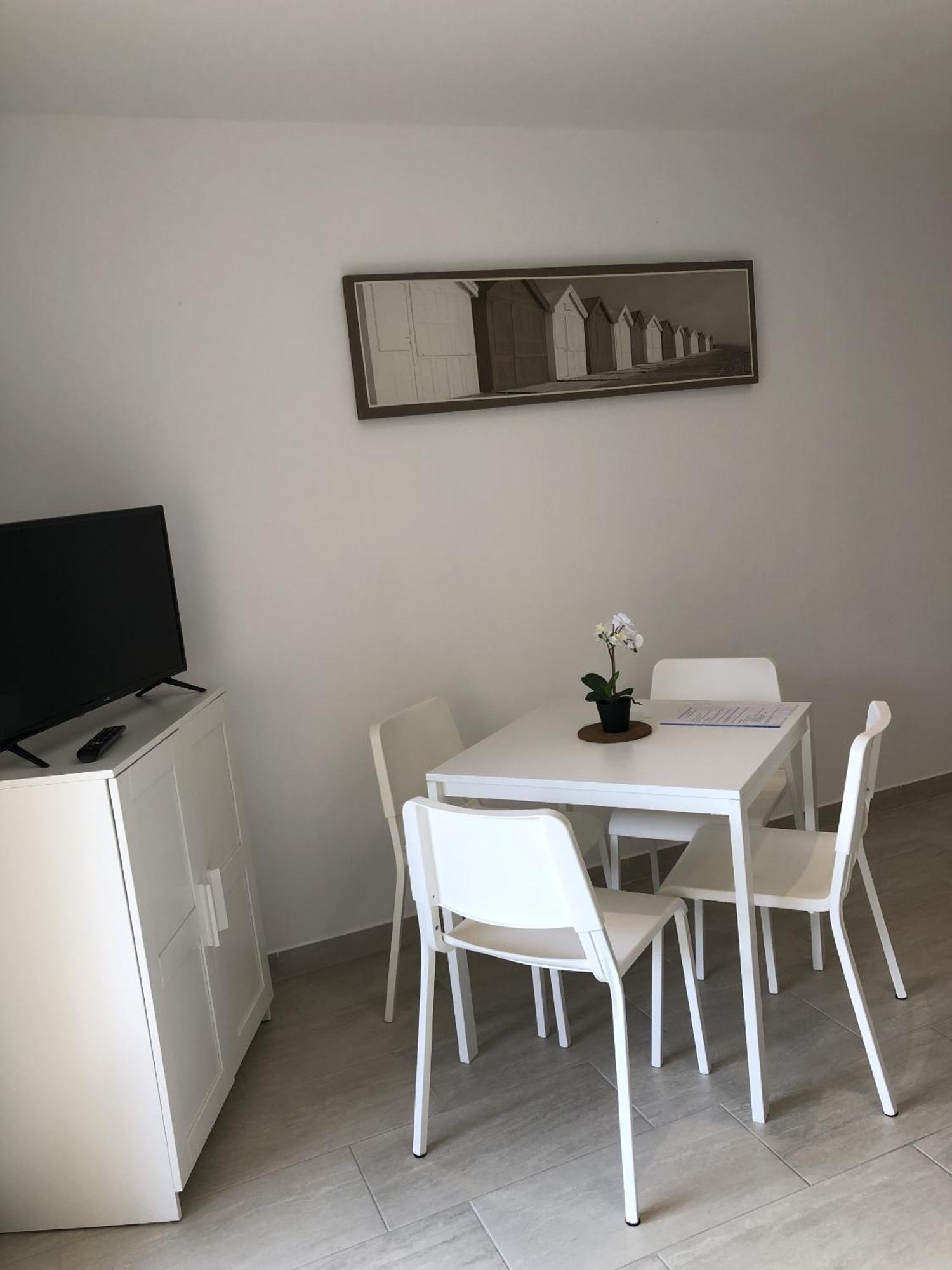 Holidays Hyères الغرفة الصورة